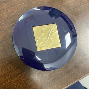 Ester Lauder double wear stay in place powder